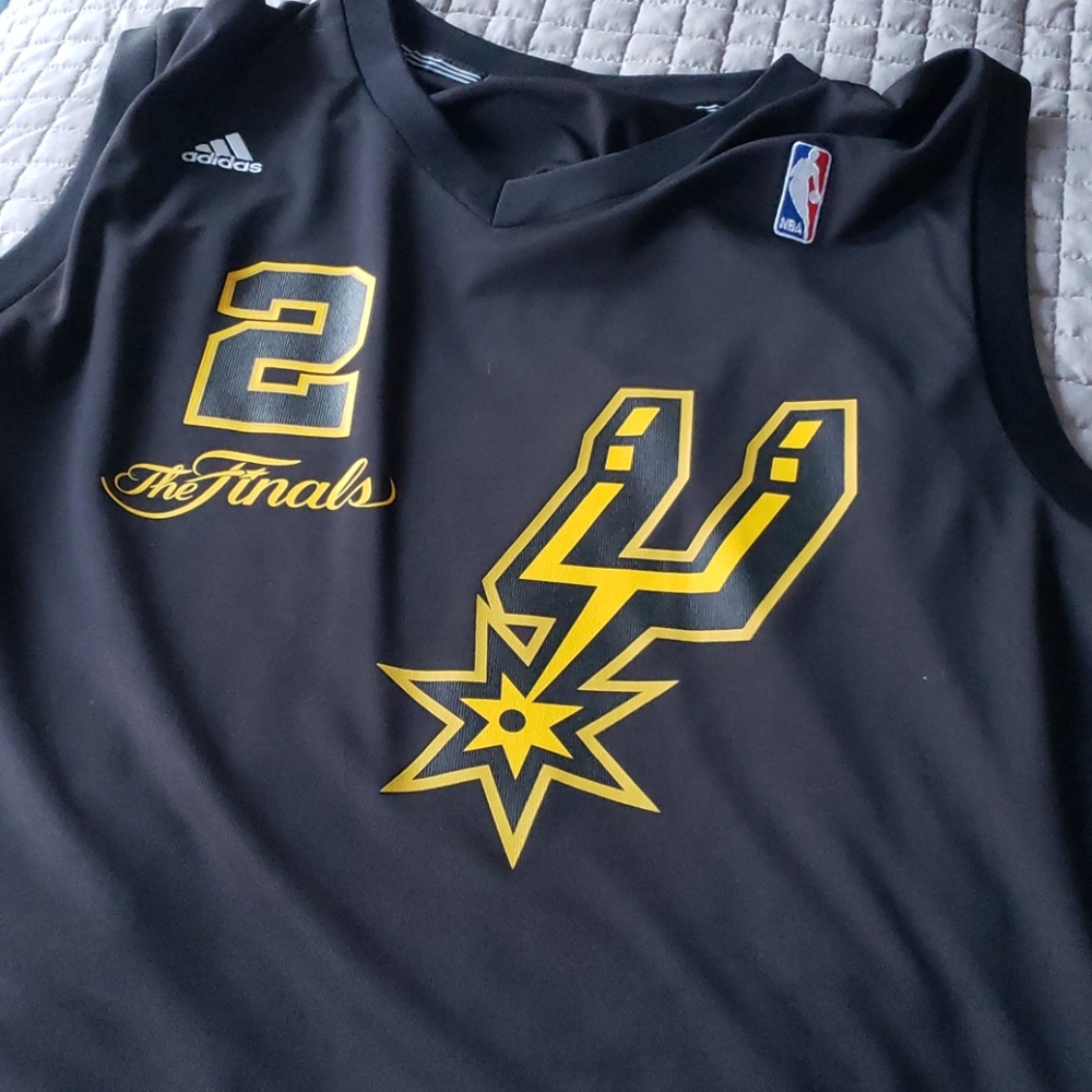 Spurs leonard jersey.